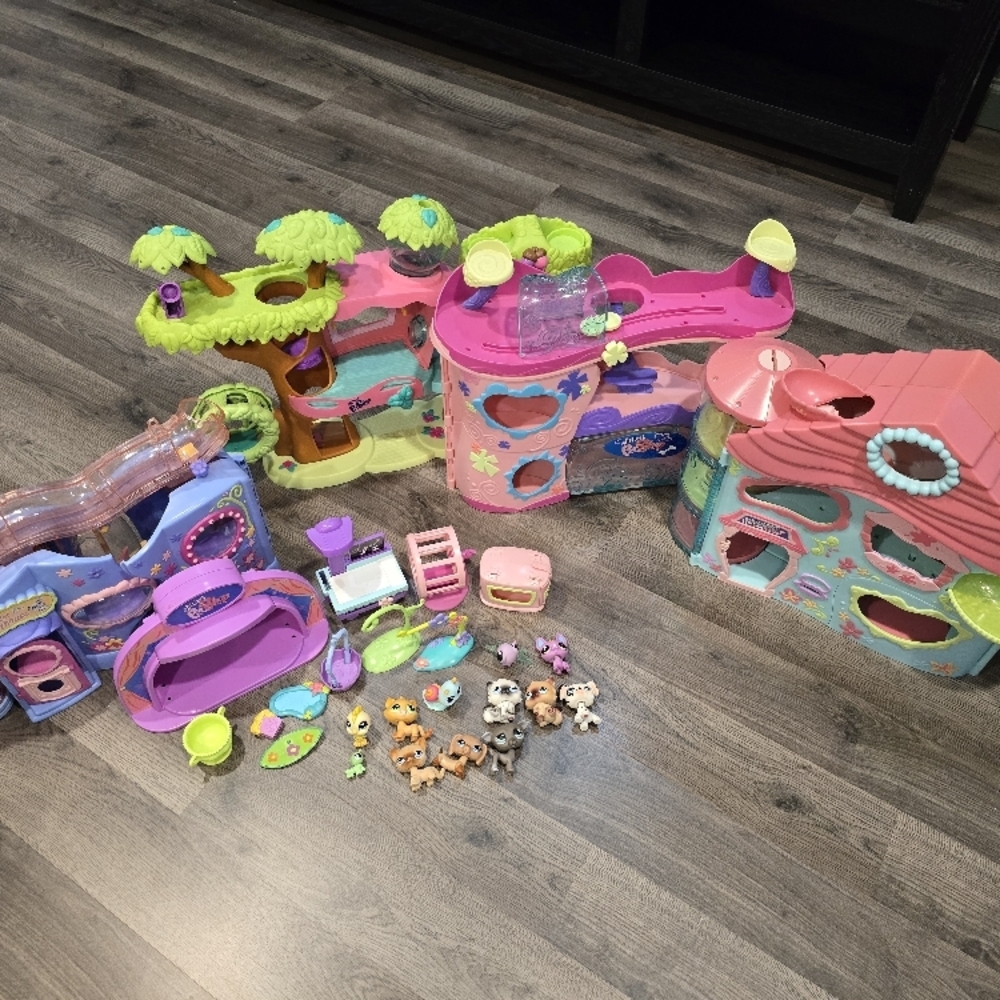 Littlest Pet Shop Playsets/figures Bundle